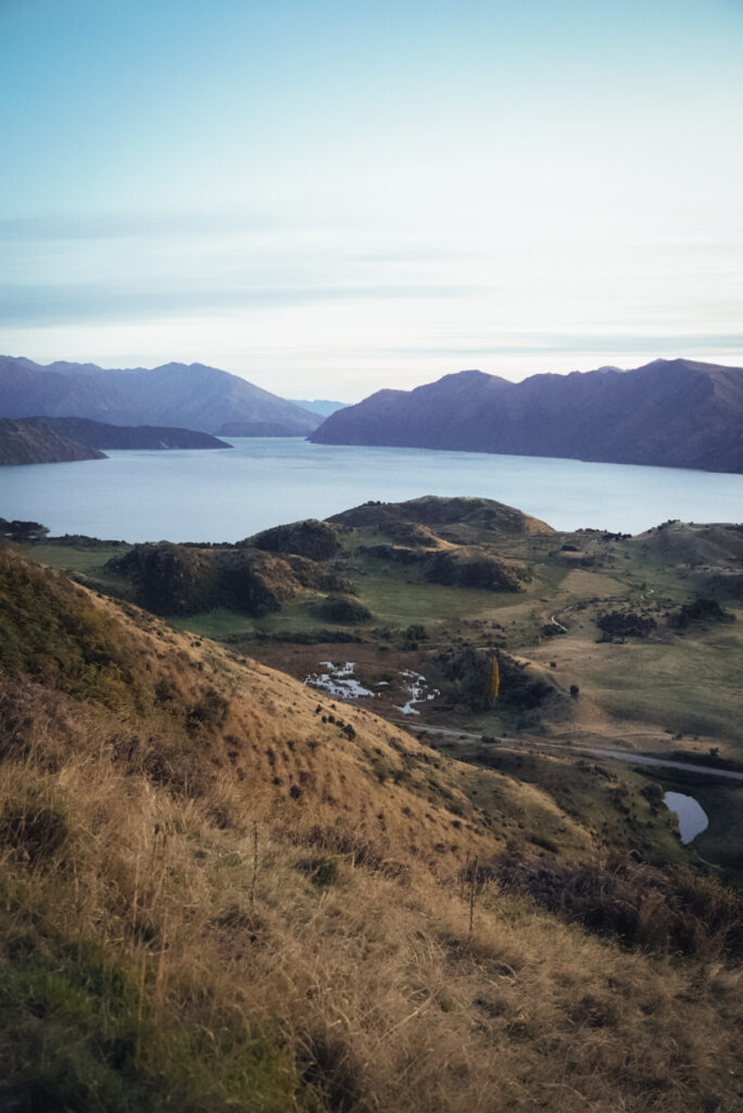 Wanaka Lake gesehen aus vom Roys Peak- Roys Peak- Top Fotospot in Neuseeland _ Reisefotografie-76 fotografiert von Stefan Sperl